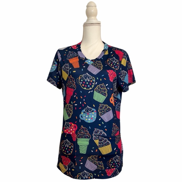 Colorful Cupcake and Ice Cream Print Nursing Medical Scrub Top Women’s Medium - Picture 5 of 5